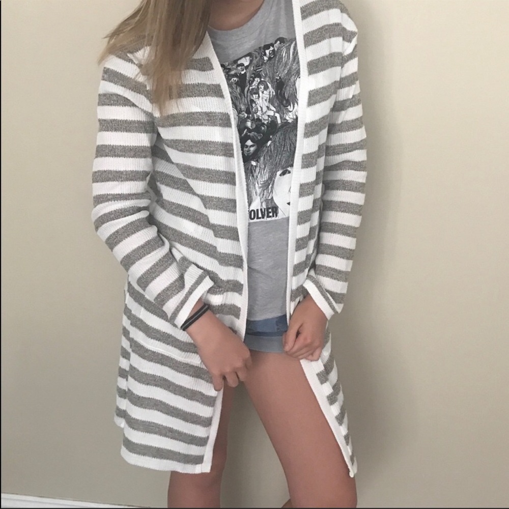 EXTRA LONG LOOSE CARDIGAN W/ FRONT POCKET DETAIL